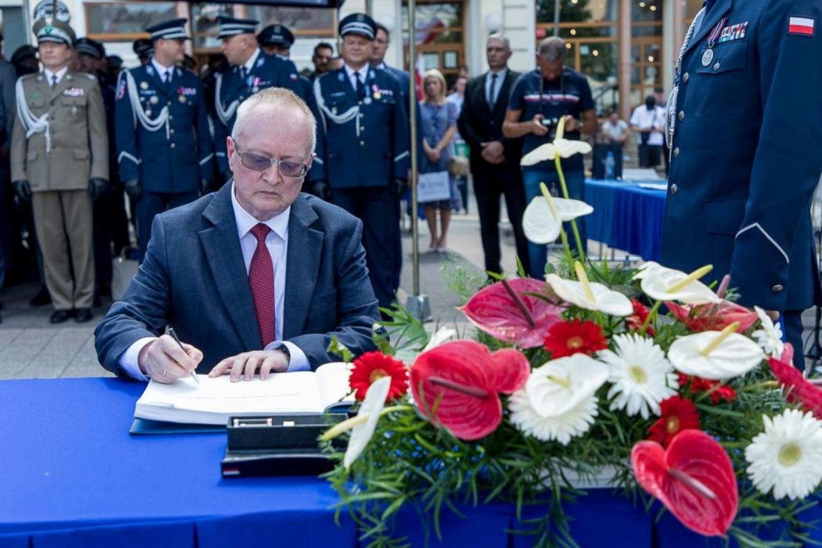 Zdjęcie w galerii na portalu naszwodzislaw.com: W Rybniku odbyły się tegoroczne wojewódzkie obchody Święta Policji wiadomości z regionu