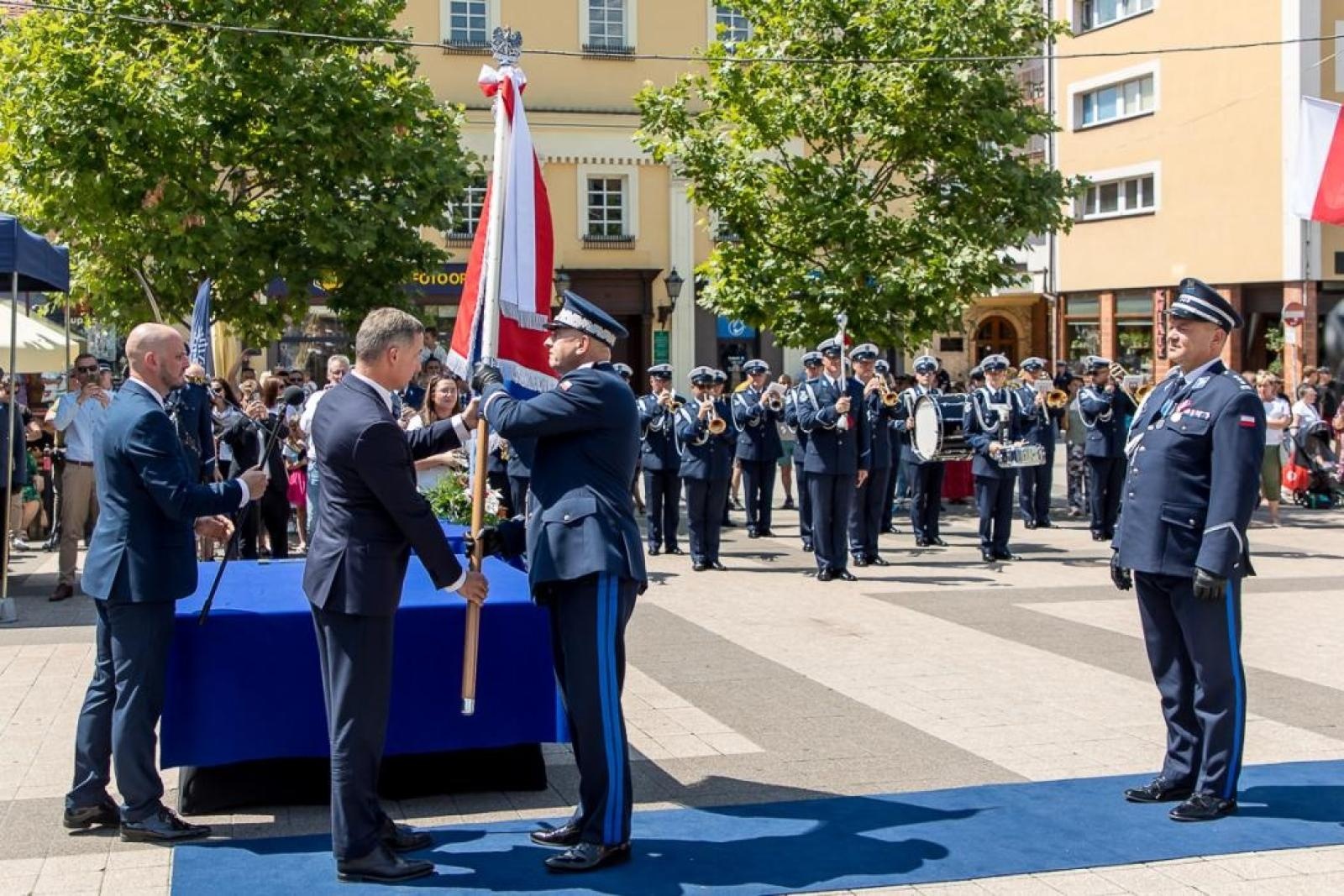 Zdjęcie w galerii na portalu naszwodzislaw.com: W Rybniku odbyły się tegoroczne wojewódzkie obchody Święta Policji wiadomości z regionu