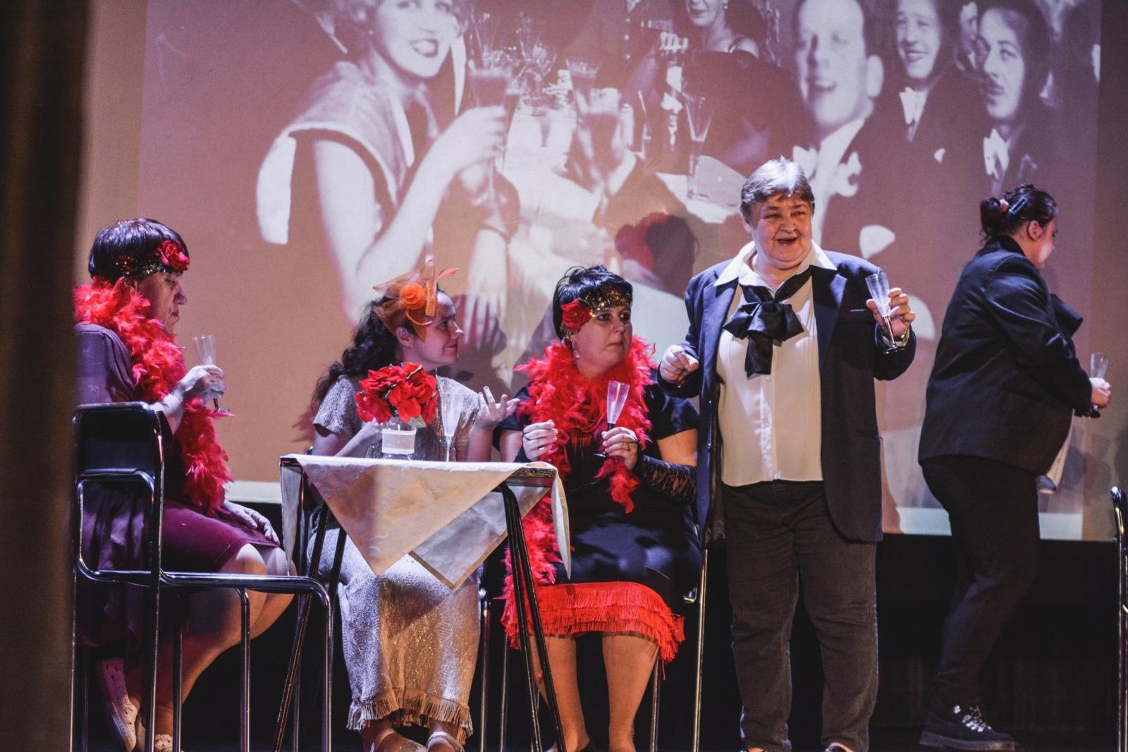 Zdjęcie w galerii na portalu naszwodzislaw.com: 11. edycja Para buch, teatr w ruch w WCK wiadomości z regionu