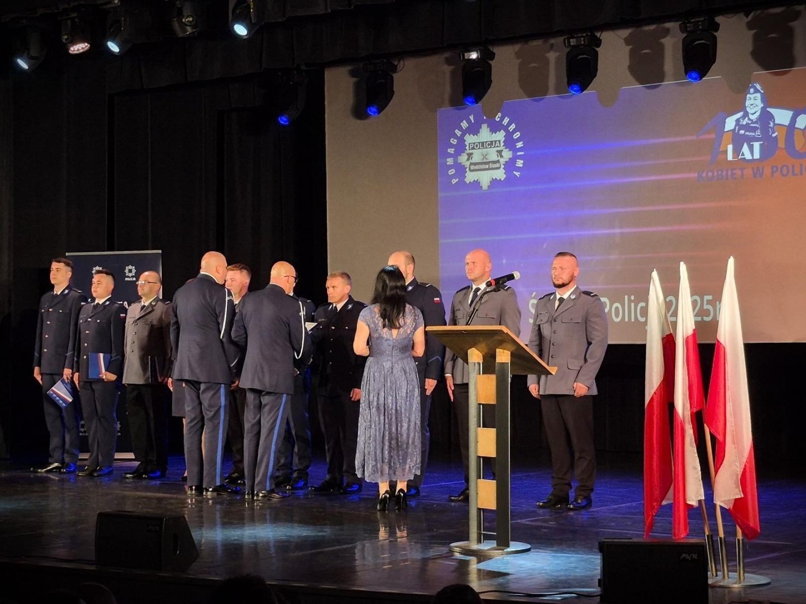 Zdjęcie w galerii na portalu naszwodzislaw.com: Policjanci uczcili swoje święto [FOTO] wiadomości z regionu