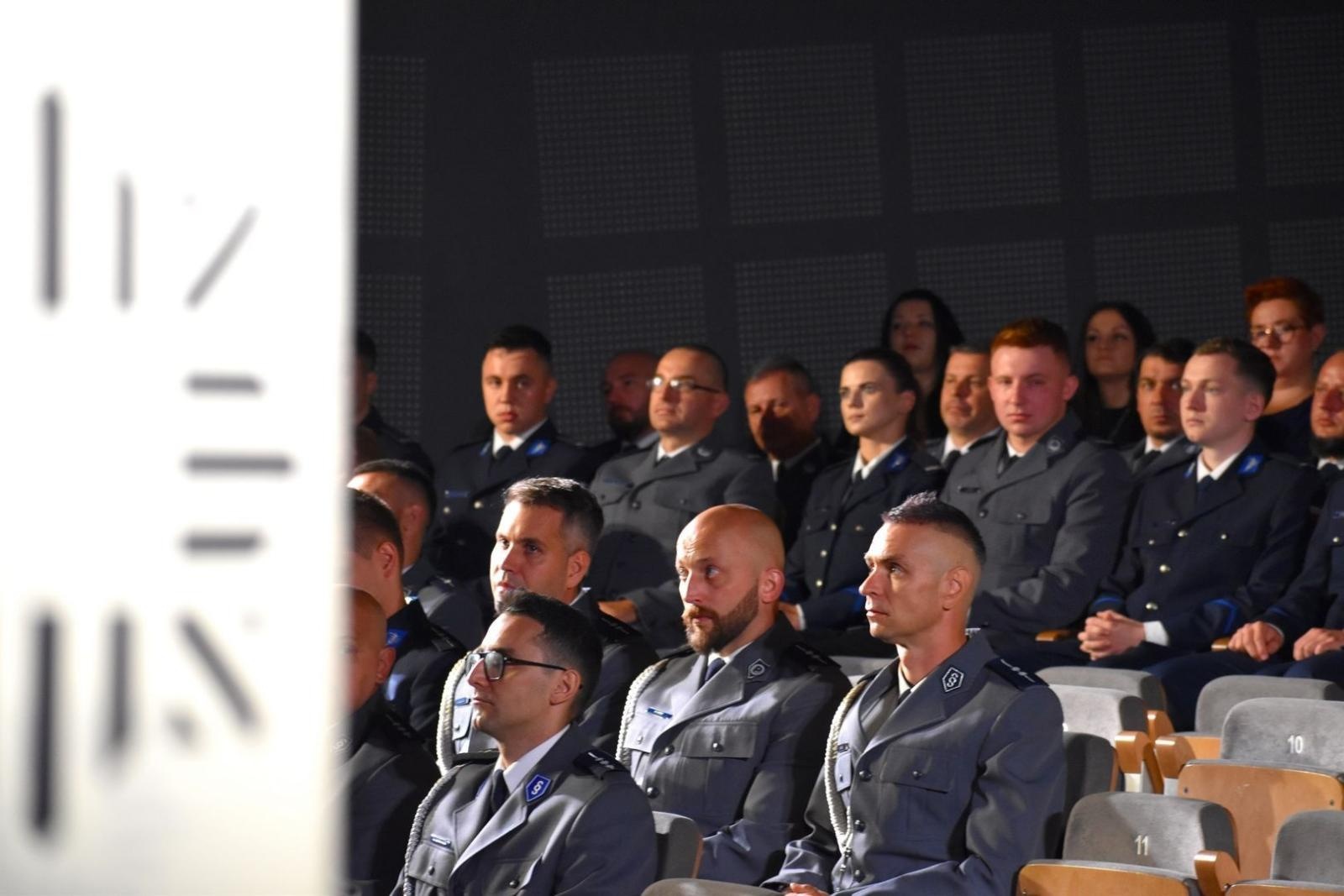 Zdjęcie w galerii na portalu naszwodzislaw.com: Policjanci uczcili swoje święto [FOTO] wiadomości z regionu