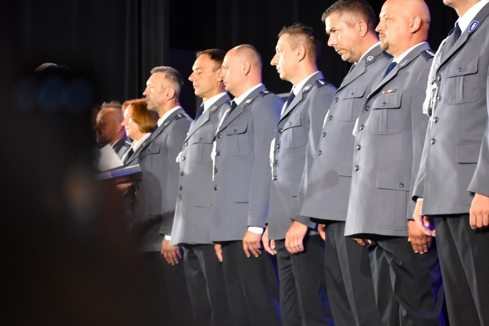 Zdjęcie w galerii na portalu naszwodzislaw.com: Policjanci uczcili swoje święto [FOTO] wiadomości z regionu