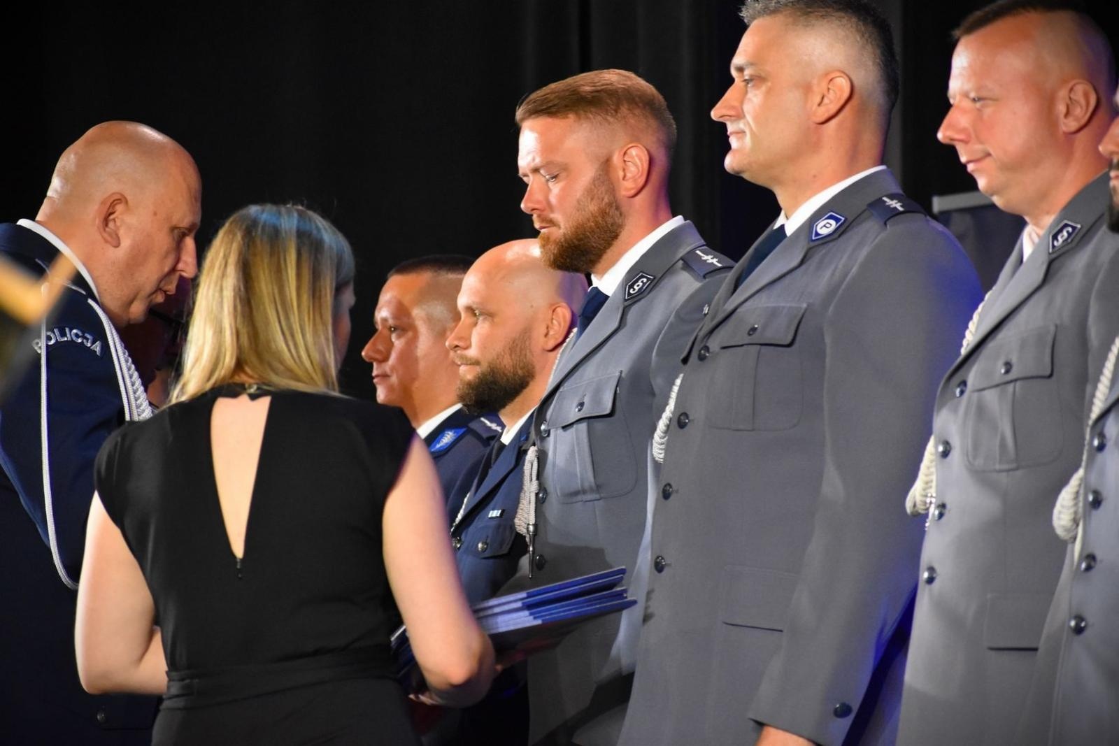 Zdjęcie w galerii na portalu naszwodzislaw.com: Policjanci uczcili swoje święto [FOTO] wiadomości z regionu