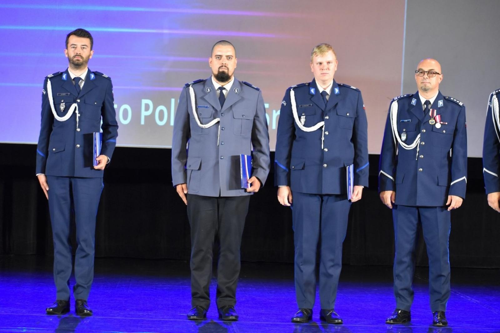 Zdjęcie w galerii na portalu naszwodzislaw.com: Policjanci uczcili swoje święto [FOTO] wiadomości z regionu