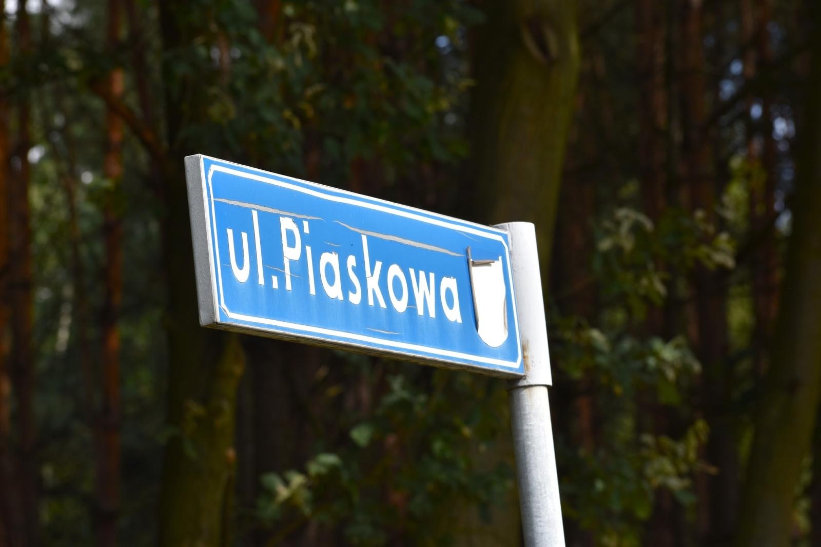 Zdjęcie w galerii na portalu naszwodzislaw.com: Zmiana organizacji ruchu na ulicy Gorzyckiej w Czyżowicach i Piaskowej w Gorzycach wiadomości z regionu