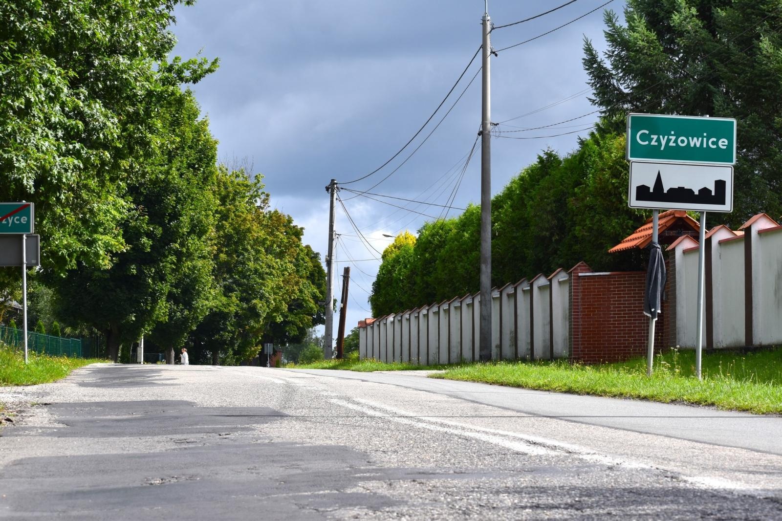 Zdjęcie w galerii na portalu naszwodzislaw.com: Zmiana organizacji ruchu na ulicy Gorzyckiej w Czyżowicach i Piaskowej w Gorzycach wiadomości z regionu