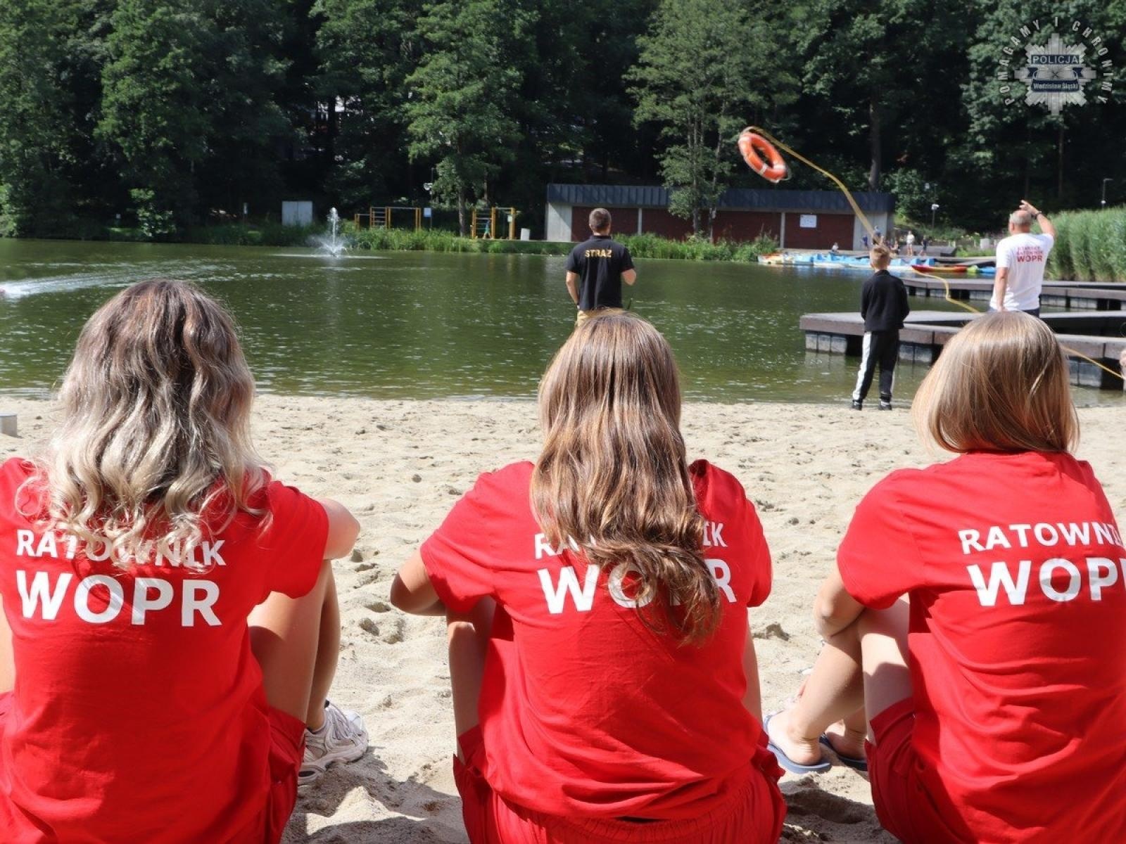 Zdjęcie w galerii na portalu naszwodzislaw.com: Kręci mnie bezpieczeństwo nad wodą z wodzisławskimi policjantami wiadomości z regionu