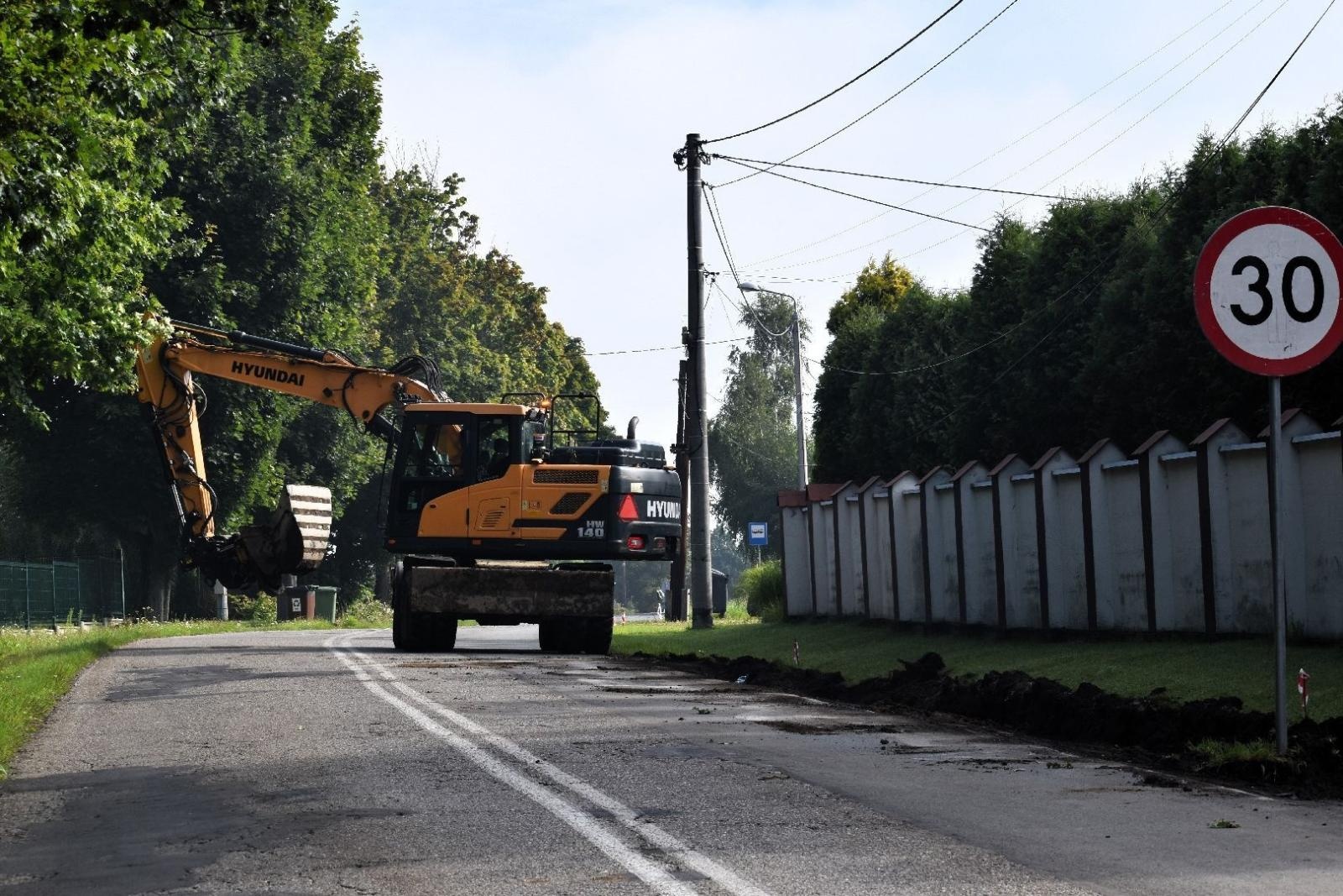 Zdjęcie w galerii na portalu naszwodzislaw.com: Ruszył remont Piaskowej i Gorzyckiej wiadomości z regionu