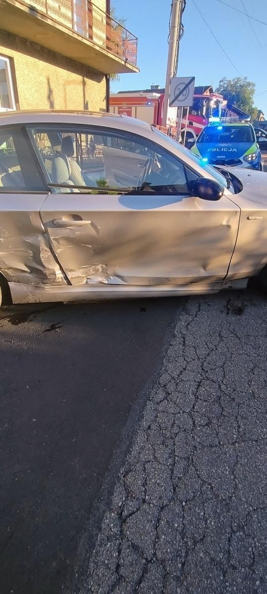Zdjęcie w galerii na portalu naszwodzislaw.com: Poranne zderzenie w Radlinie. Policja apeluje o ostrożność na drogach wiadomości z regionu