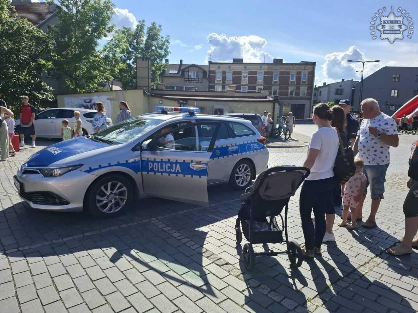Zdjęcie w galerii na portalu naszwodzislaw.com: Bezpieczne wakacje ze strażakami i policjantami. Festyn w Pszowie za nami wiadomości z regionu