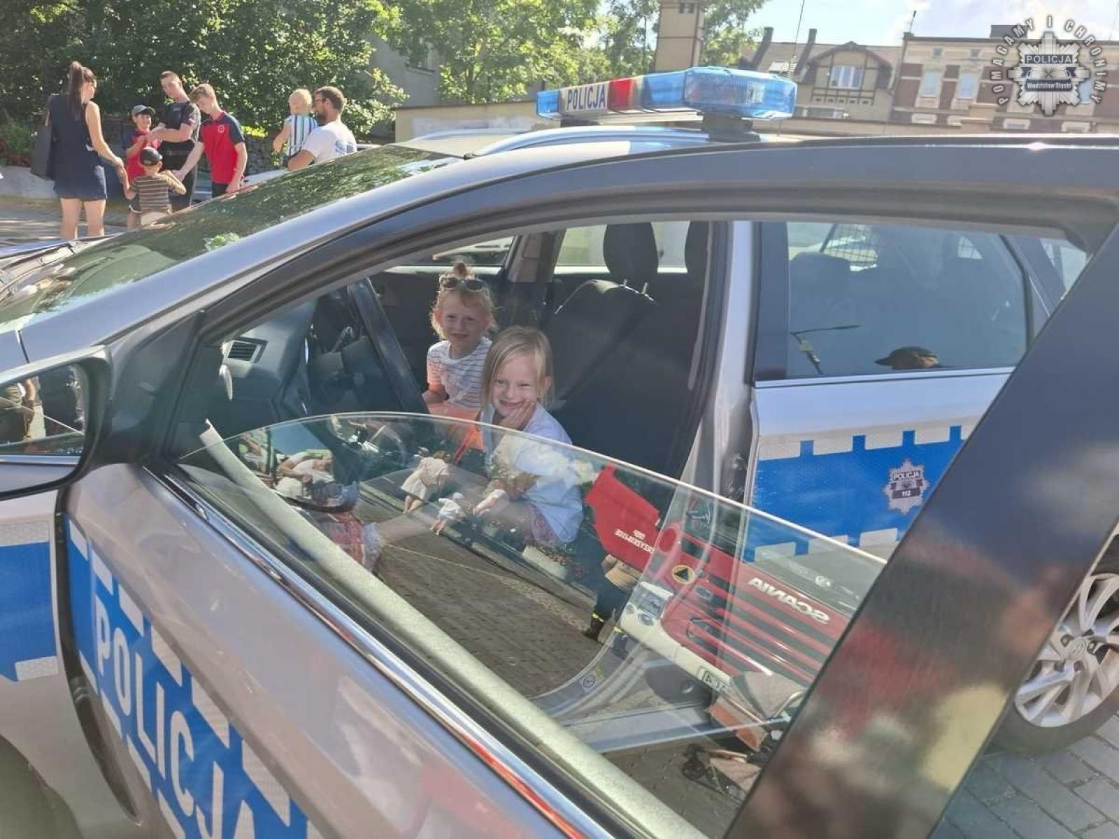 Zdjęcie w galerii na portalu naszwodzislaw.com: Bezpieczne wakacje ze strażakami i policjantami. Festyn w Pszowie za nami wiadomości z regionu