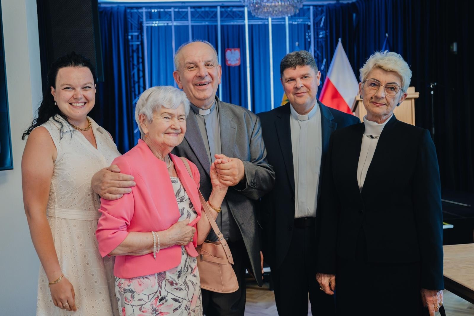 Zdjęcie w galerii na portalu naszwodzislaw.com: Ksiądz Prałat Bogusław Płonka Honorowym Obywatelem Wodzisławia Śląskiego [FOTO] wiadomości z regionu