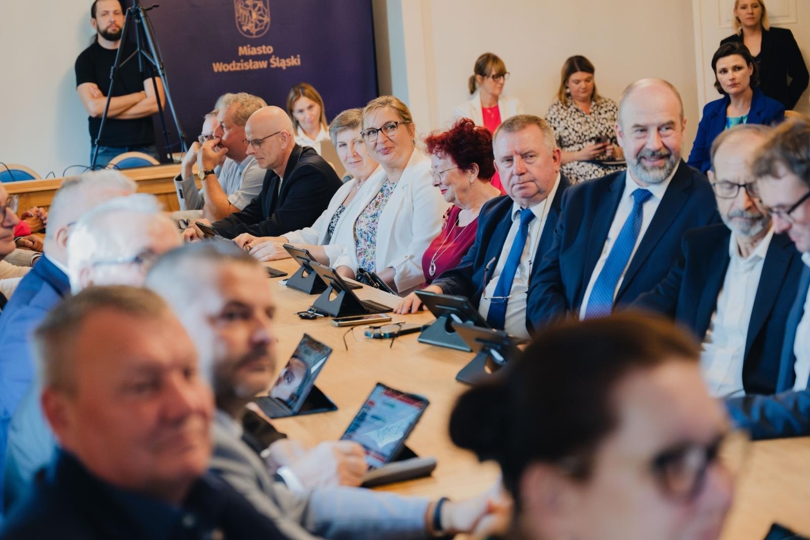 Zdjęcie w galerii na portalu naszwodzislaw.com: Ksiądz Prałat Bogusław Płonka Honorowym Obywatelem Wodzisławia Śląskiego [FOTO] wiadomości z regionu