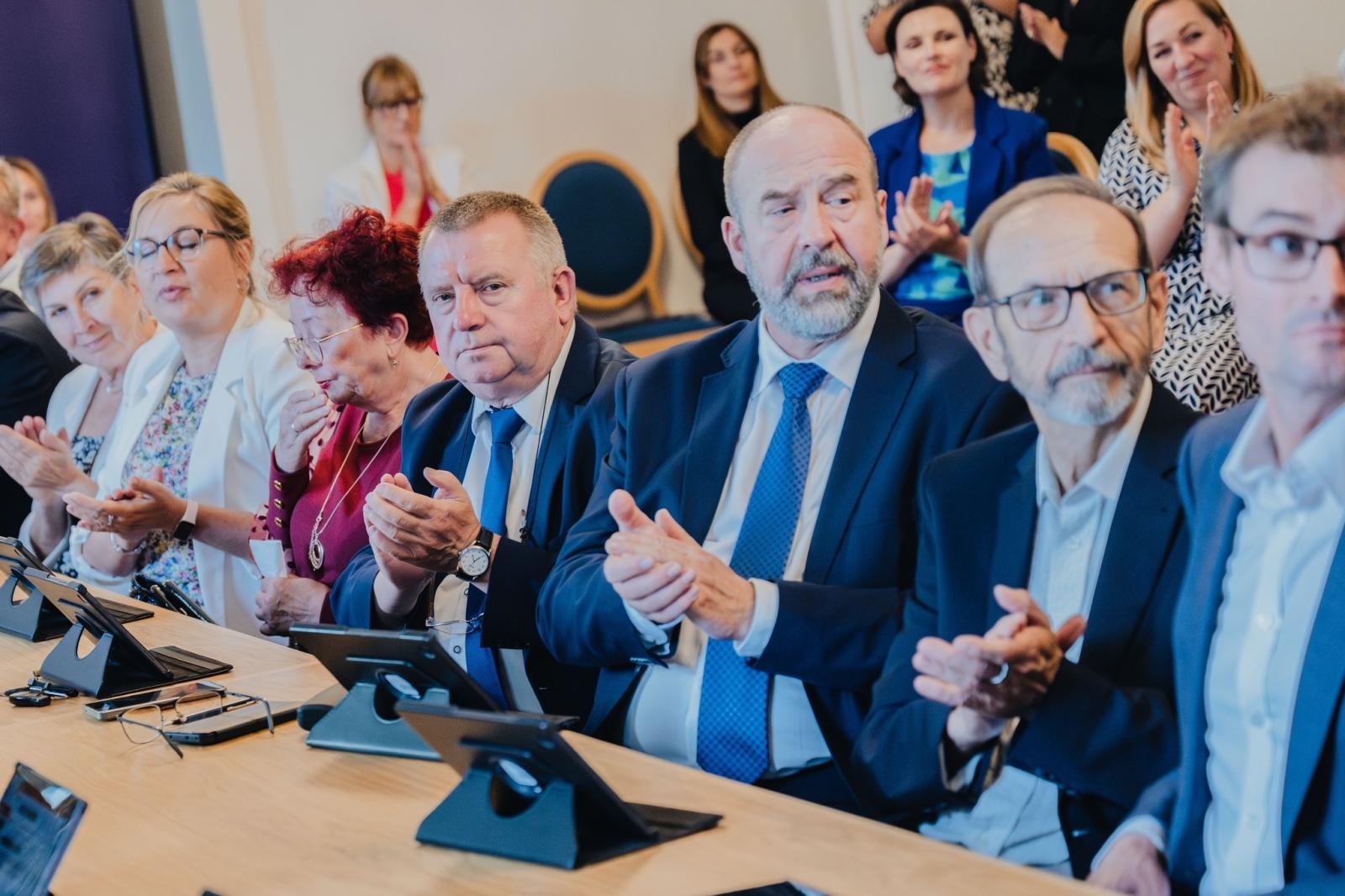 Zdjęcie w galerii na portalu naszwodzislaw.com: Ksiądz Prałat Bogusław Płonka Honorowym Obywatelem Wodzisławia Śląskiego [FOTO] wiadomości z regionu