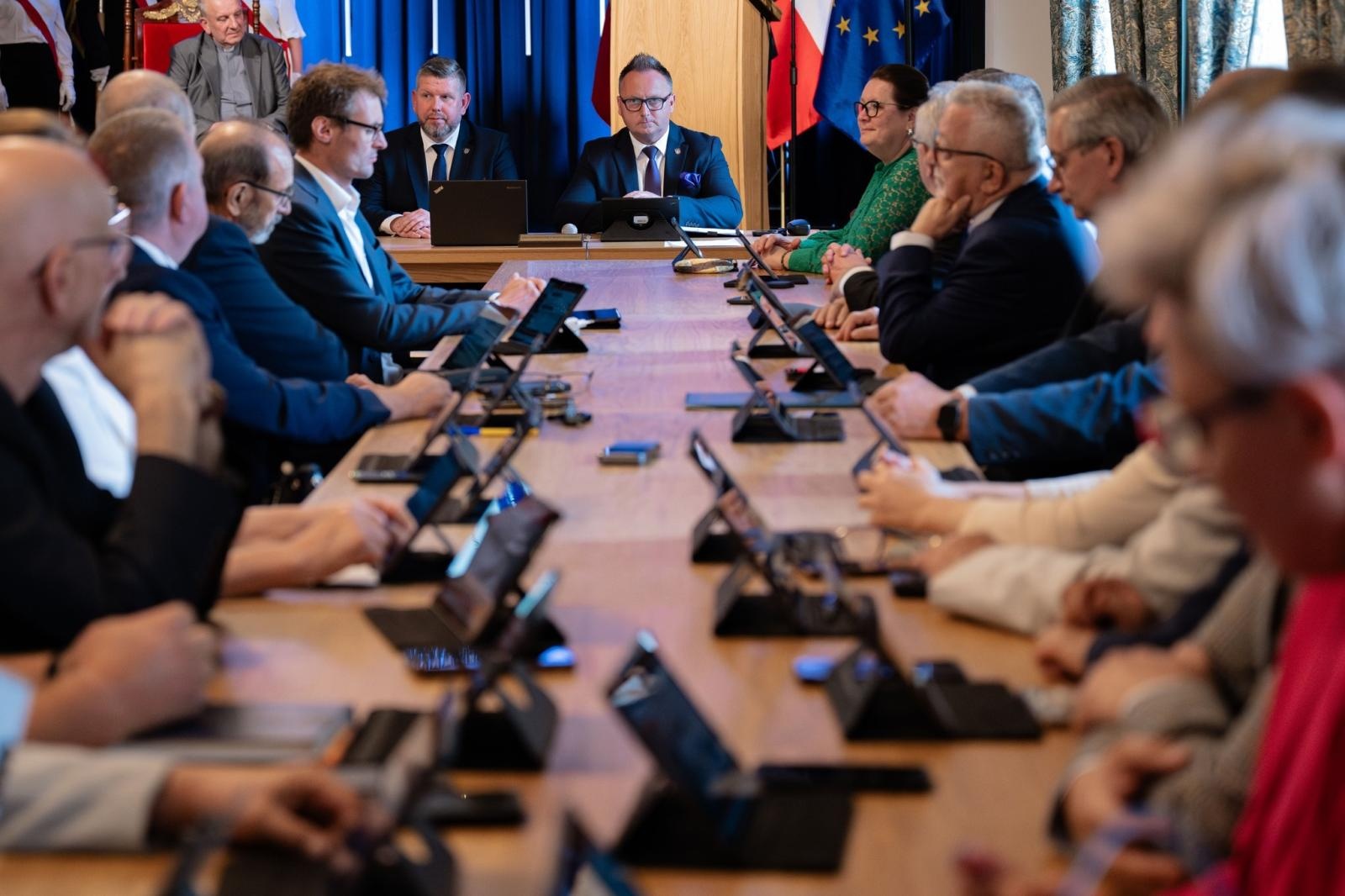 Zdjęcie w galerii na portalu naszwodzislaw.com: Ksiądz Prałat Bogusław Płonka Honorowym Obywatelem Wodzisławia Śląskiego [FOTO] wiadomości z regionu