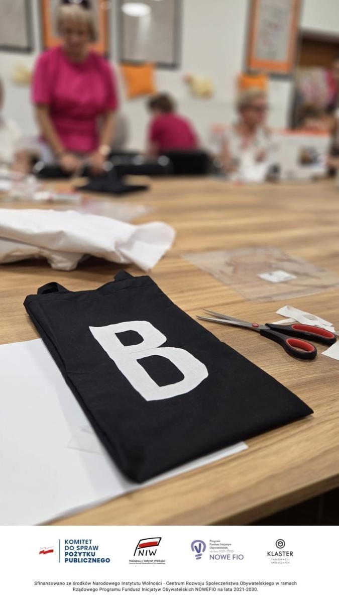 Zdjęcie w galerii na portalu naszwodzislaw.com: Nauka, twórczość, integracja. Warsztaty krawieckie w Pszowie wiadomości z regionu