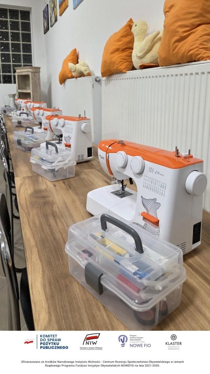 Zdjęcie w galerii na portalu naszwodzislaw.com: Nauka, twórczość, integracja. Warsztaty krawieckie w Pszowie wiadomości z regionu