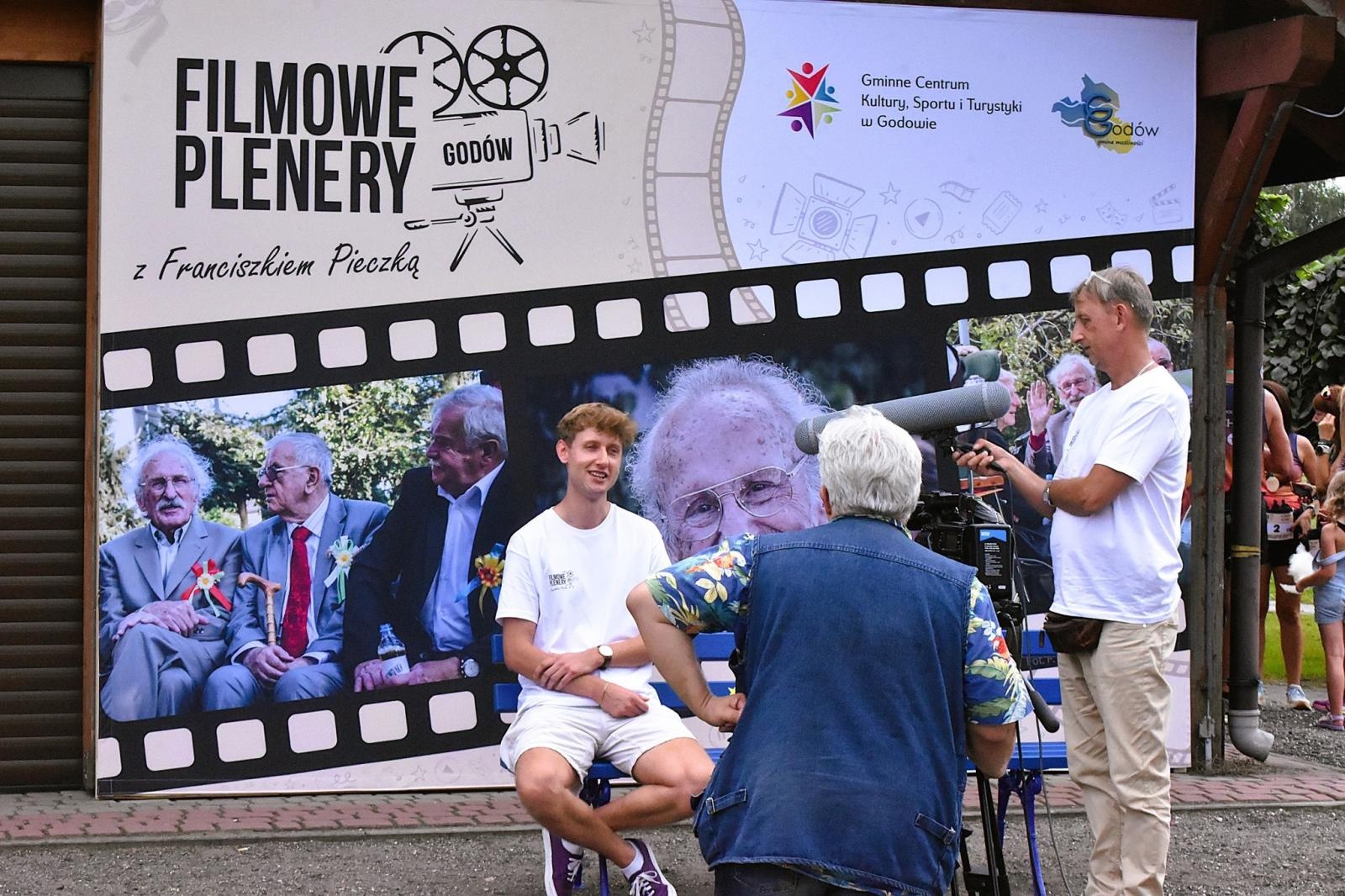 Zdjęcie w galerii na portalu naszwodzislaw.com: Pietrek, Hadziuk i Solejuk w Godowie, czyli Filmowe Plenery z Franciszkiem Pieczką [FOTO] wiadomości z regionu