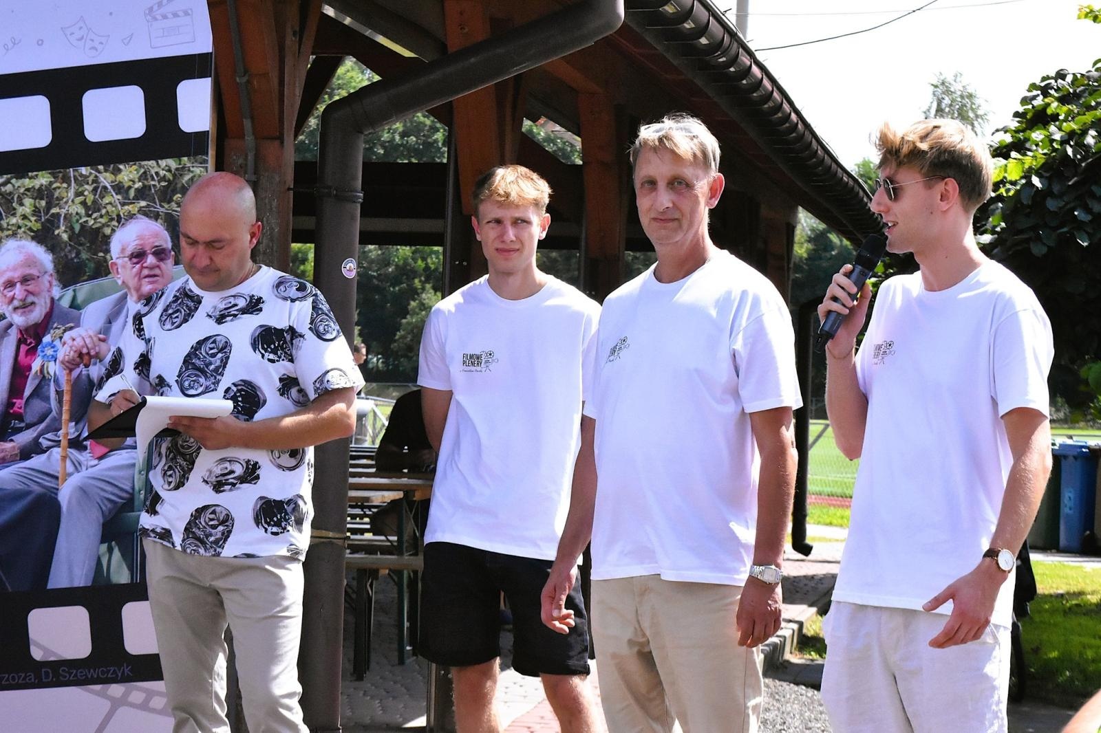 Zdjęcie w galerii na portalu naszwodzislaw.com: Pietrek, Hadziuk i Solejuk w Godowie, czyli Filmowe Plenery z Franciszkiem Pieczką [FOTO] wiadomości z regionu