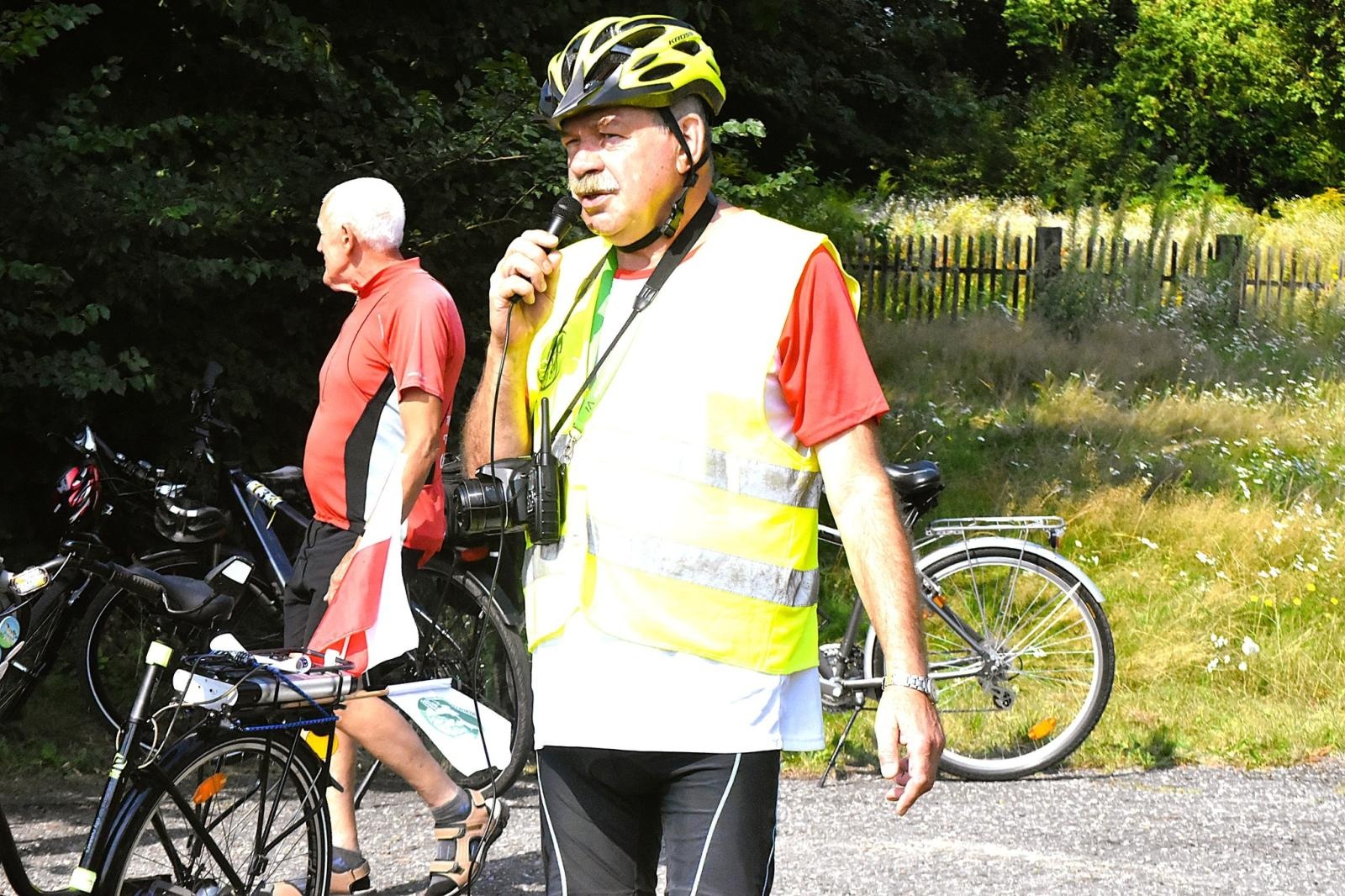 Zdjęcie w galerii na portalu naszwodzislaw.com: Kolarze oddali hołd powstańcom wiadomości z regionu