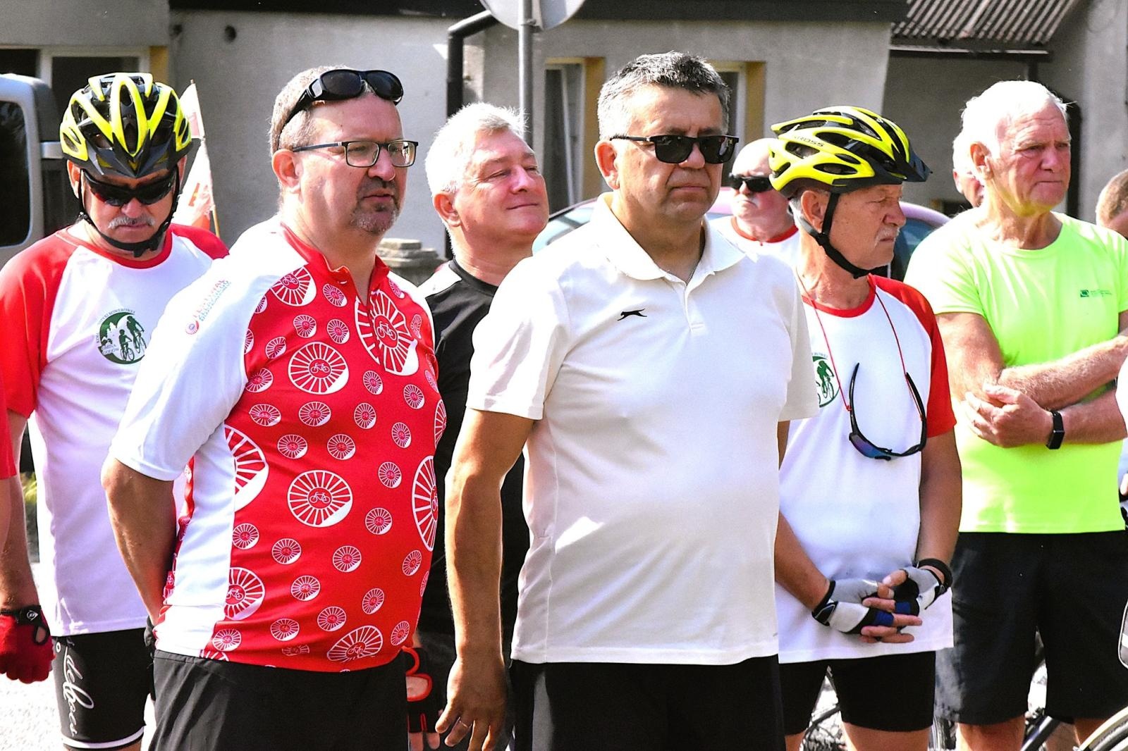 Zdjęcie w galerii na portalu naszwodzislaw.com: Kolarze oddali hołd powstańcom wiadomości z regionu