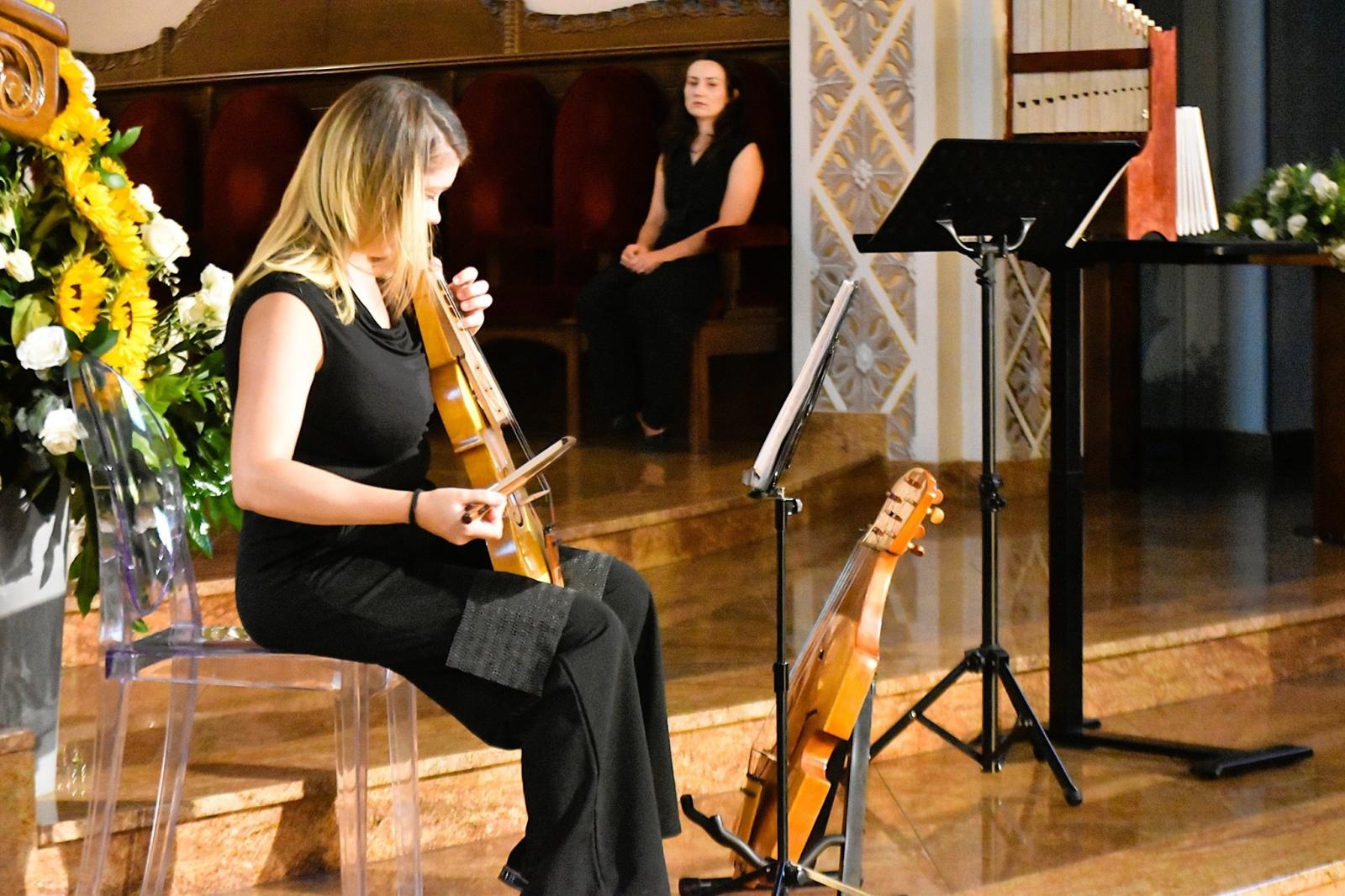 Zdjęcie w galerii na portalu naszwodzislaw.com: Krakowski zespół Trinus Ensemble zaprezentował w Skrzyszowie dawną muzykę wiadomości z regionu