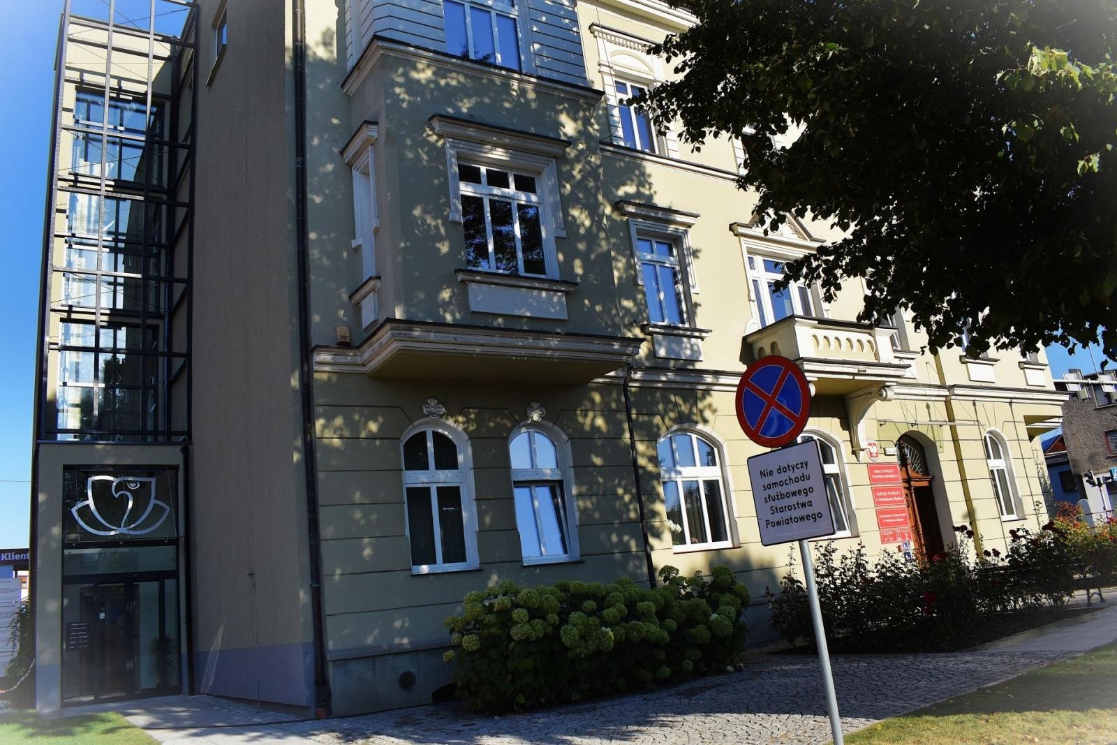 Zdjęcie w galerii na portalu naszwodzislaw.com: Nowości w starostwie dają dostępność na wyższym poziomie wiadomości z regionu