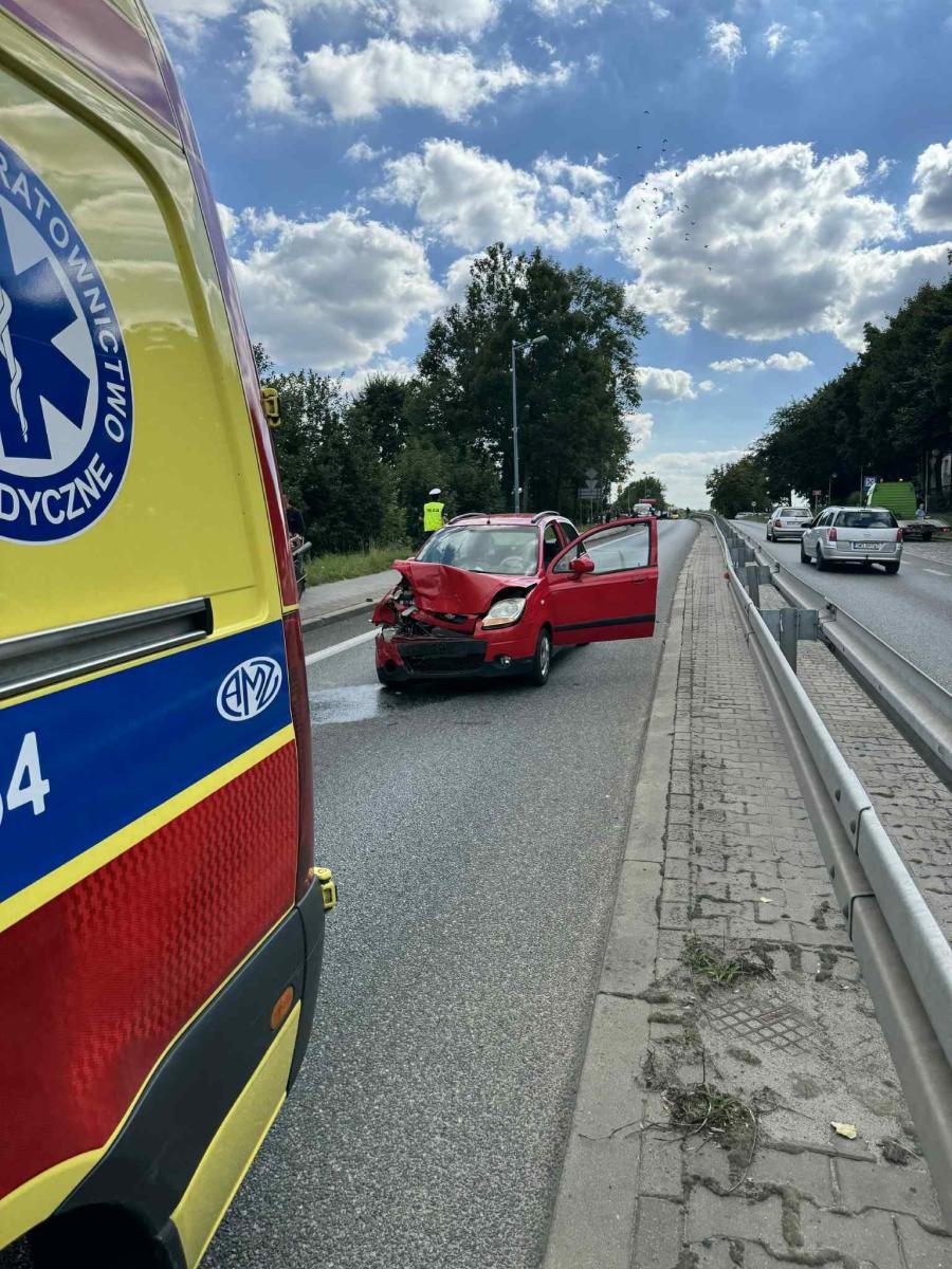 Zdjęcie w galerii na portalu naszwodzislaw.com: Seria zdarzeń drogowych w Wodzisławiu Śląskim. Trzy osoby trafiły do szpitala wiadomości z regionu