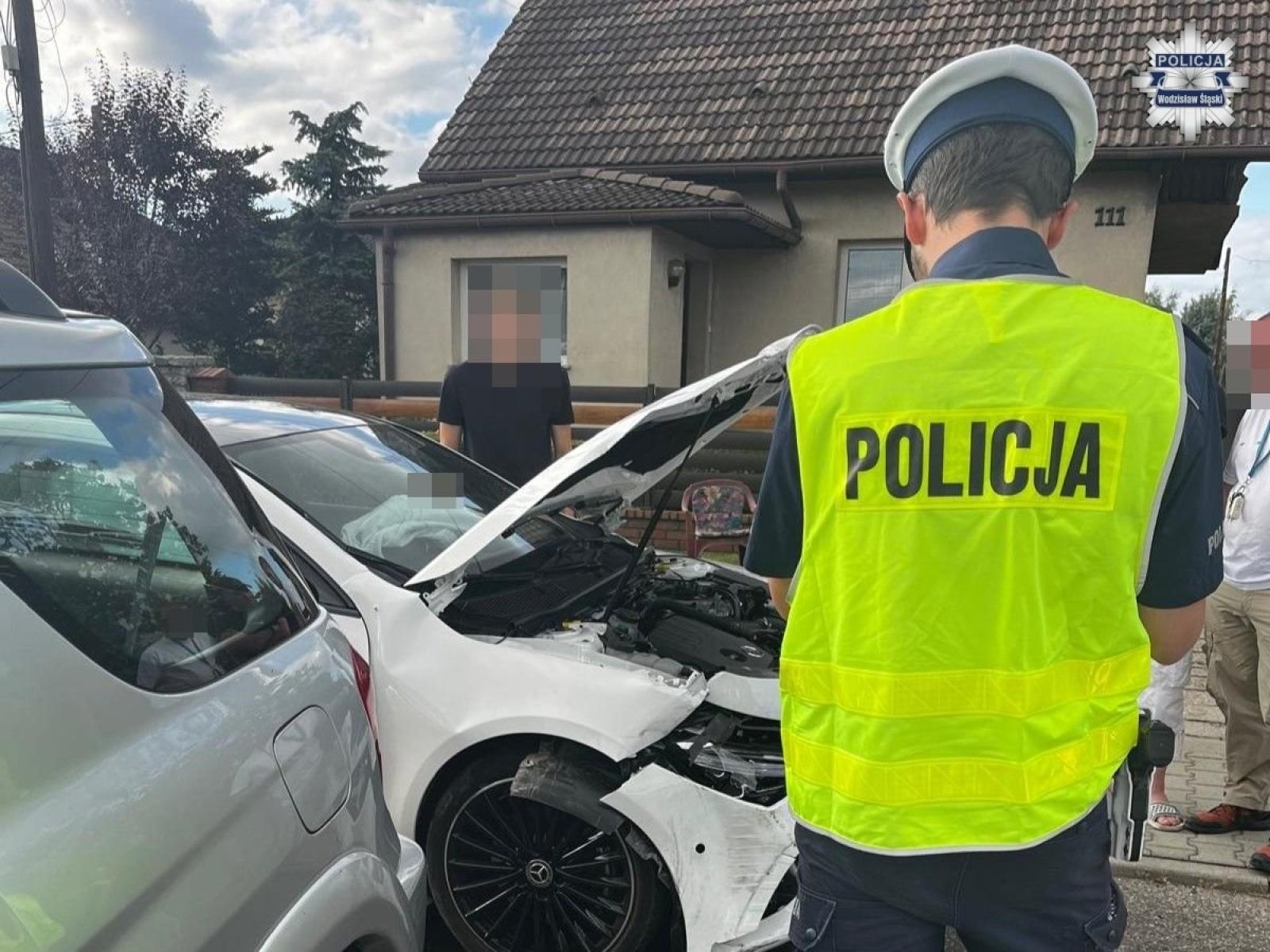 Zdjęcie w galerii na portalu naszwodzislaw.com: Seria zdarzeń drogowych w Wodzisławiu Śląskim. Trzy osoby trafiły do szpitala wiadomości z regionu