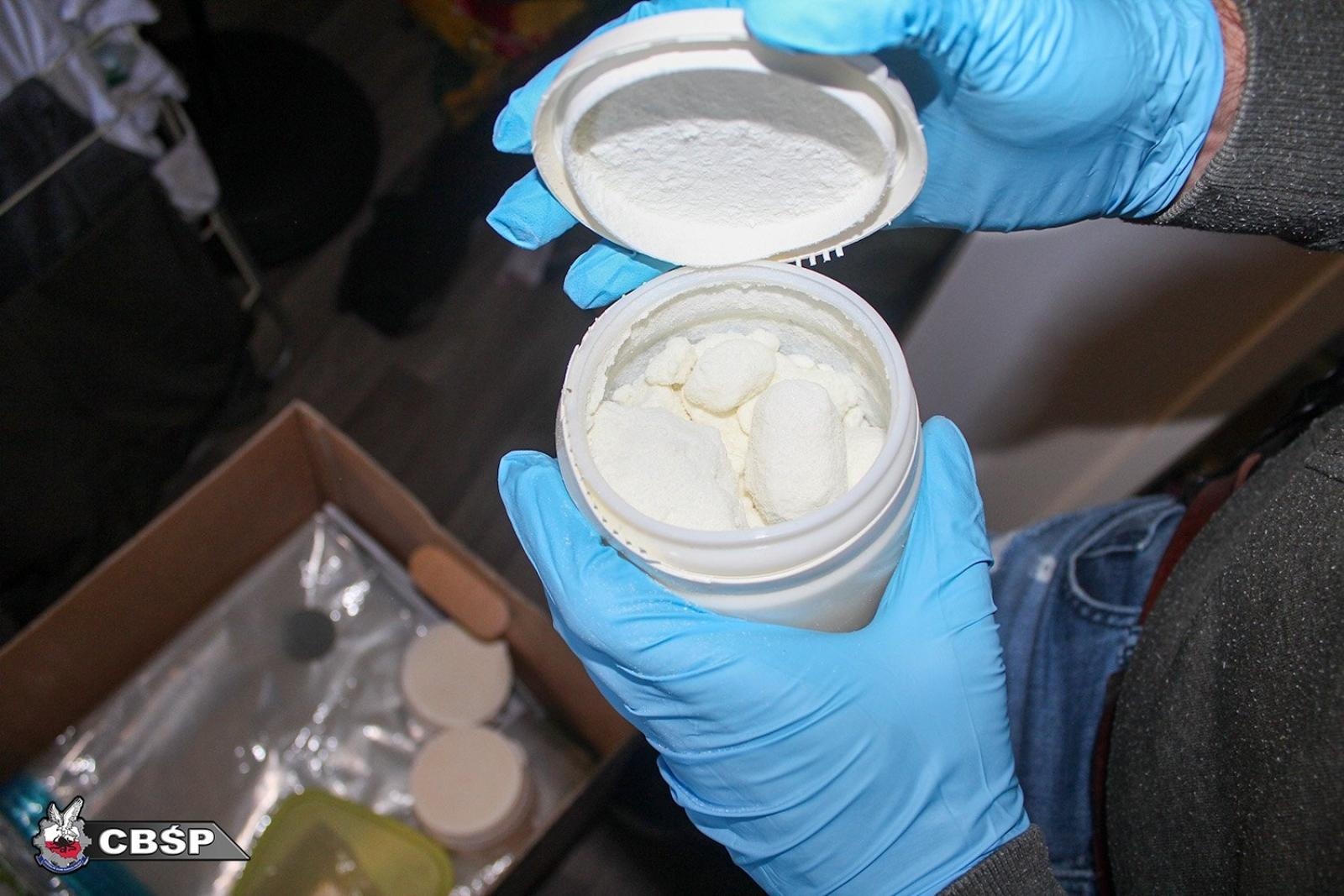 Zdjęcie w galerii na portalu naszwodzislaw.com: Gigantyczna operacja CBŚP: ponad 800 kg narkotyków i kilkanaście ton marihuany w transgranicznym obrocie wiadomości z regionu