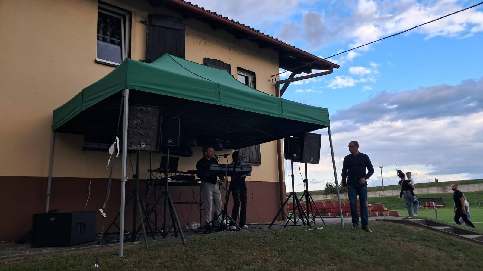 Zdjęcie w galerii na portalu naszwodzislaw.com: Buków pożegnał lato podczas festynu sołeckiego [FOTO] wiadomości z regionu