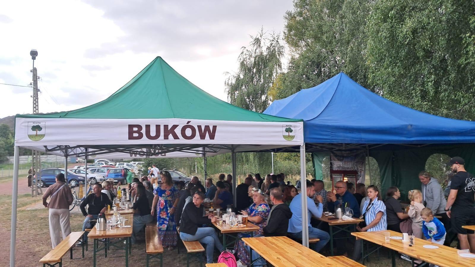 Zdjęcie w galerii na portalu naszwodzislaw.com: Buków pożegnał lato podczas festynu sołeckiego [FOTO] wiadomości z regionu