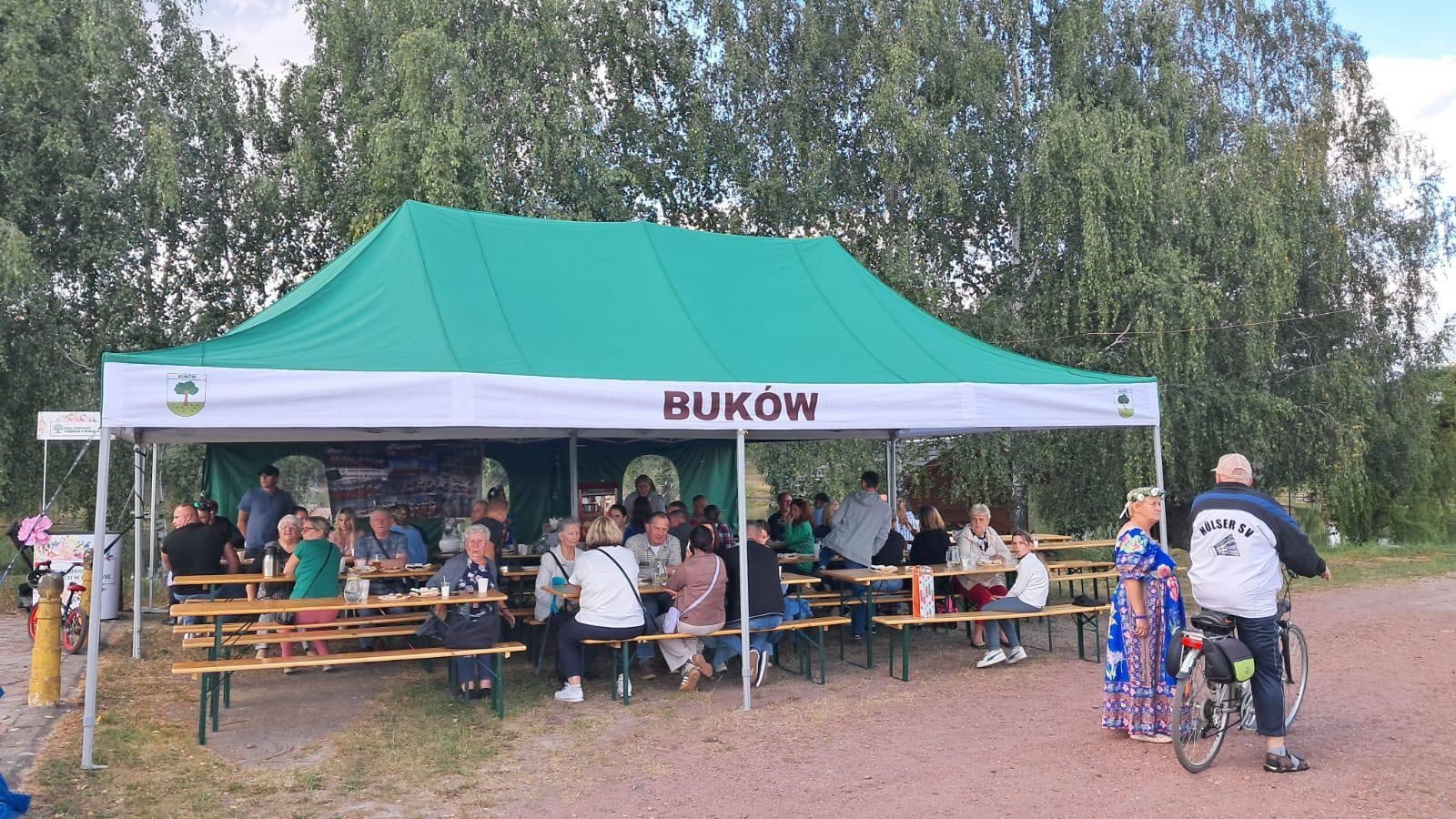 Zdjęcie w galerii na portalu naszwodzislaw.com: Buków pożegnał lato podczas festynu sołeckiego [FOTO] wiadomości z regionu