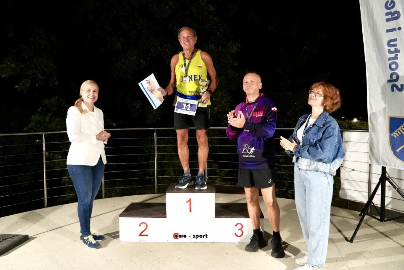 Zdjęcie w galerii na portalu naszwodzislaw.com: Noc pełna sportowych emocji. XXXII Ogólnopolski Bieg Uliczny w Rydułtowach przeszedł do historii [FOTO] wiadomości z regionu