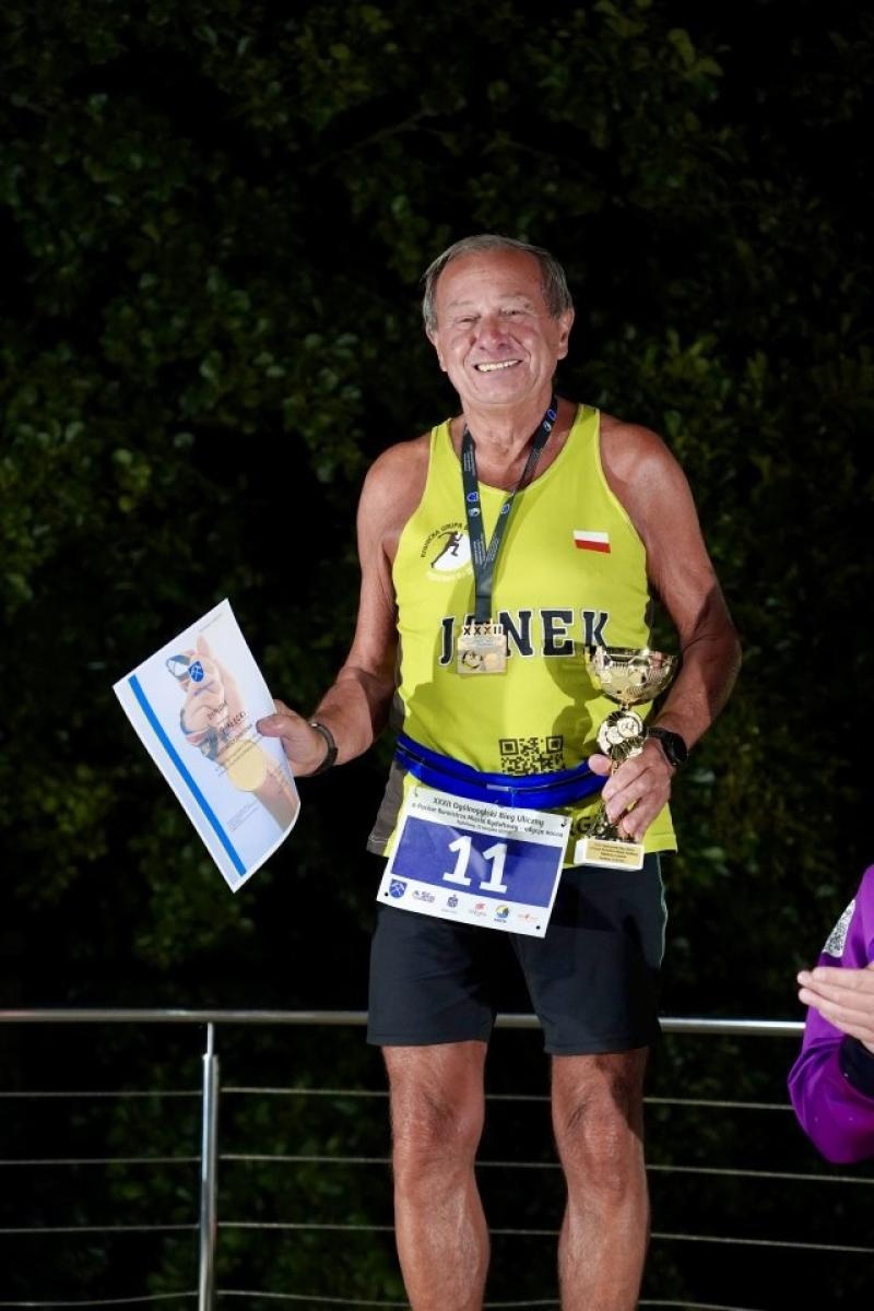 Zdjęcie w galerii na portalu naszwodzislaw.com: Noc pełna sportowych emocji. XXXII Ogólnopolski Bieg Uliczny w Rydułtowach przeszedł do historii [FOTO] wiadomości z regionu