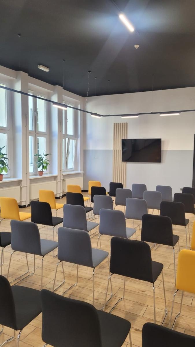 Zdjęcie w galerii na portalu naszwodzislaw.com: Gospodarska wizyta w powiatowych szkołach. Już niebawem pierwszy dzwonek wiadomości z regionu