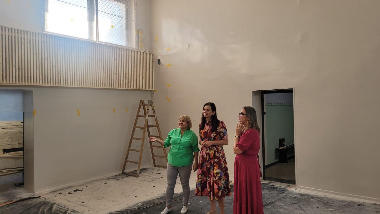 Zdjęcie w galerii na portalu naszwodzislaw.com: Gospodarska wizyta w powiatowych szkołach. Już niebawem pierwszy dzwonek wiadomości z regionu