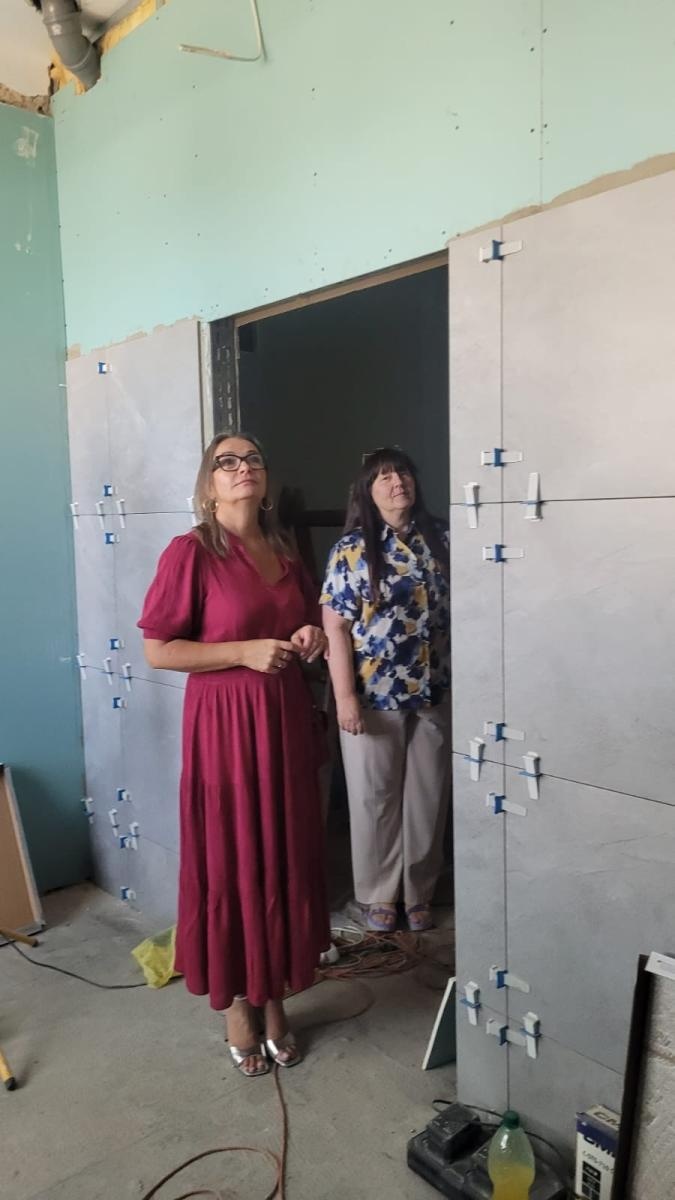 Zdjęcie w galerii na portalu naszwodzislaw.com: Gospodarska wizyta w powiatowych szkołach. Już niebawem pierwszy dzwonek wiadomości z regionu