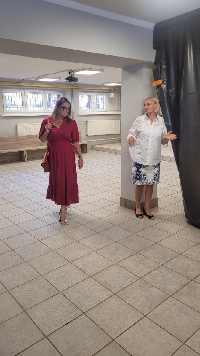 Zdjęcie w galerii na portalu naszwodzislaw.com: Gospodarska wizyta w powiatowych szkołach. Już niebawem pierwszy dzwonek wiadomości z regionu