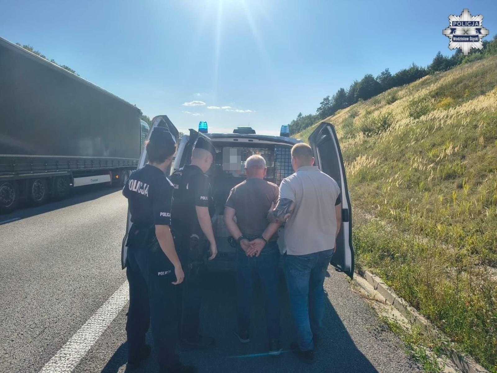 Zdjęcie w galerii na portalu naszwodzislaw.com: Przez dwadzieścia lat ukrywał się przed organami ścigania. Zatrzymali go wodzisławscy policjanci wiadomości z regionu