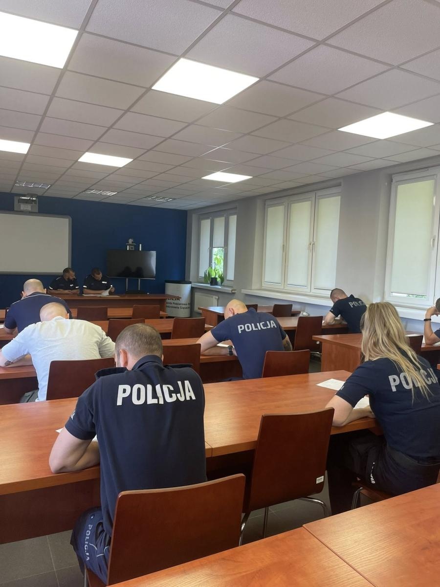 Zdjęcie w galerii na portalu naszwodzislaw.com: Policjant oskarżyciel publiczny. Konkurs w wodzisławskiej komendzie wiadomości z regionu