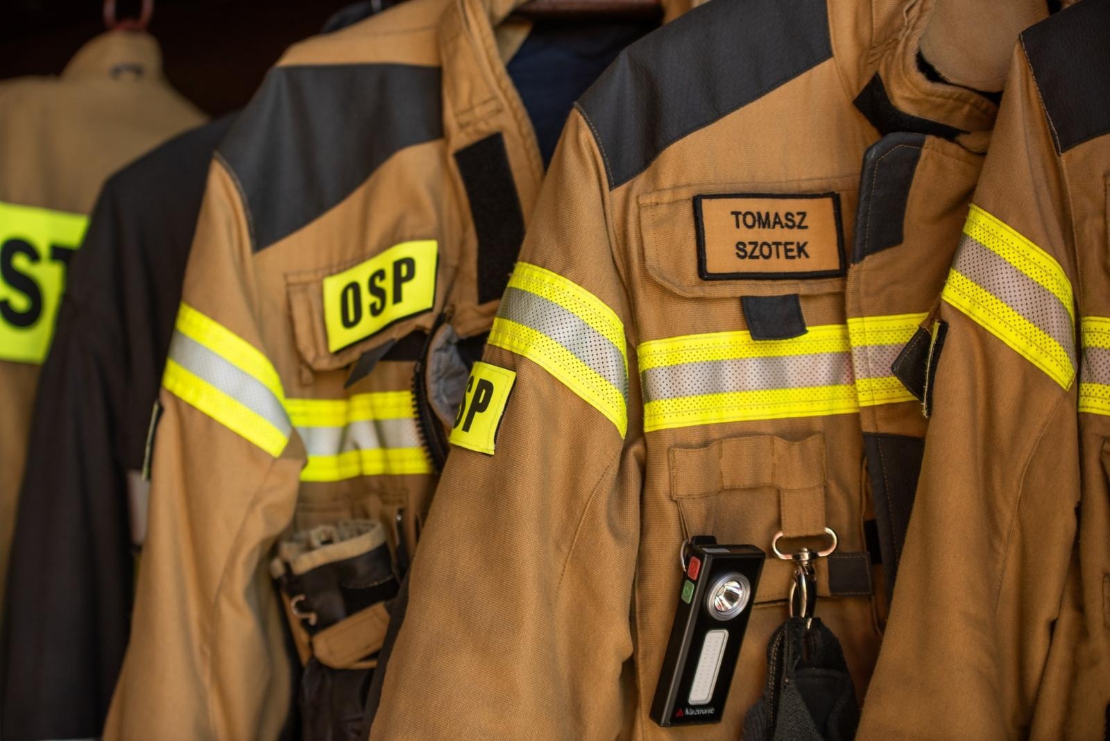 Zdjęcie w galerii na portalu naszwodzislaw.com: Jubileusz 90-lecia OSP Zawada. Strażacka tradycja i wspólne świętowanie [FOTO] wiadomości z regionu