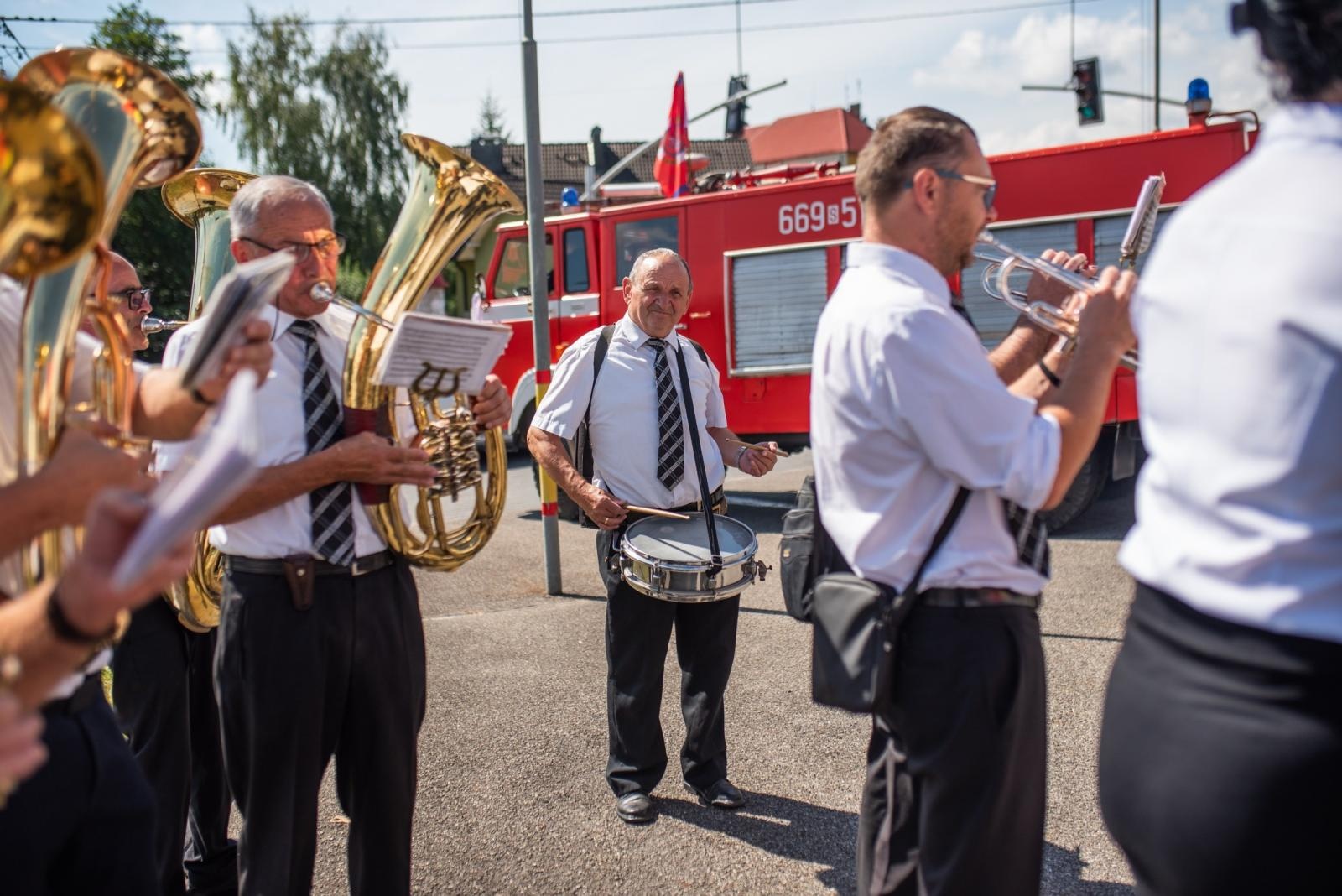 Zdjęcie w galerii na portalu naszwodzislaw.com: Jubileusz 90-lecia OSP Zawada. Strażacka tradycja i wspólne świętowanie [FOTO] wiadomości z regionu
