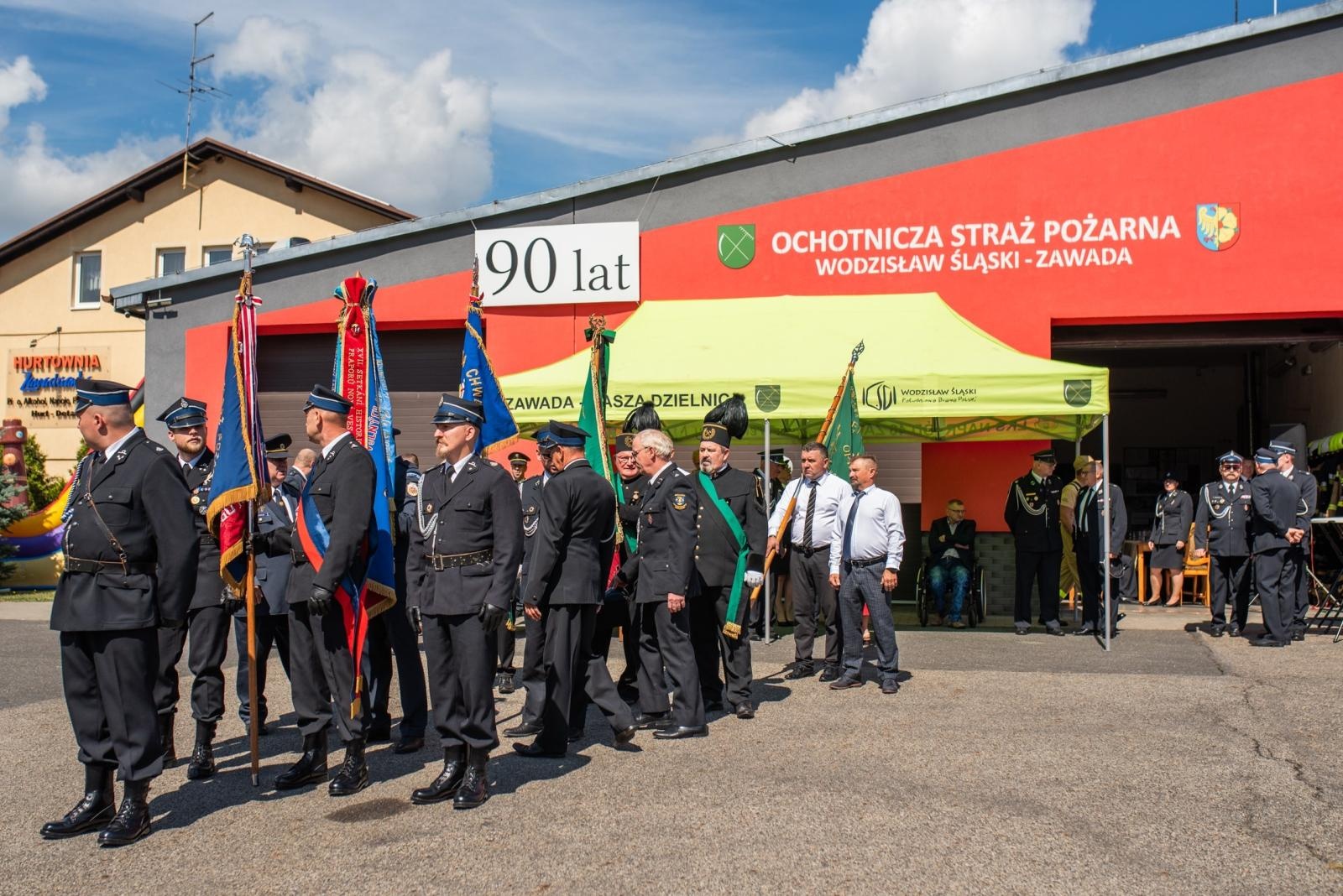 Zdjęcie w galerii na portalu naszwodzislaw.com: Jubileusz 90-lecia OSP Zawada. Strażacka tradycja i wspólne świętowanie [FOTO] wiadomości z regionu