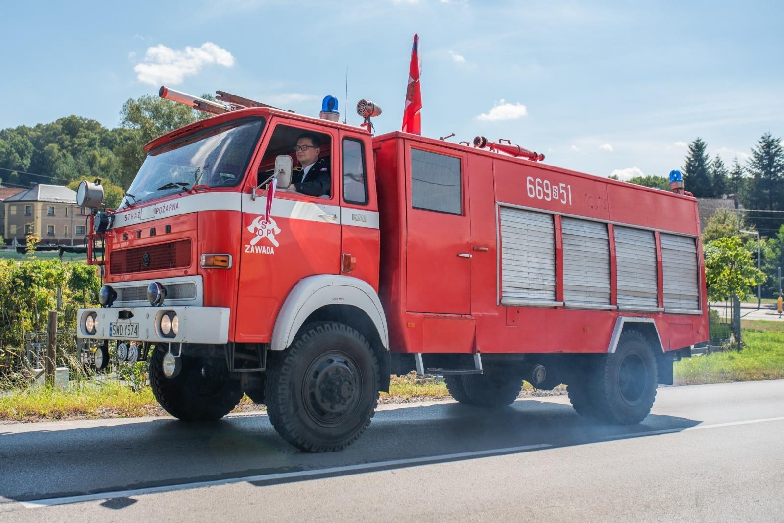 Zdjęcie w galerii na portalu naszwodzislaw.com: Jubileusz 90-lecia OSP Zawada. Strażacka tradycja i wspólne świętowanie [FOTO] wiadomości z regionu