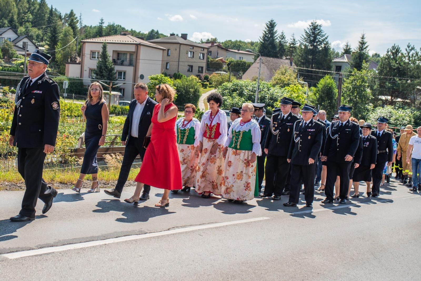 Zdjęcie w galerii na portalu naszwodzislaw.com: Jubileusz 90-lecia OSP Zawada. Strażacka tradycja i wspólne świętowanie [FOTO] wiadomości z regionu