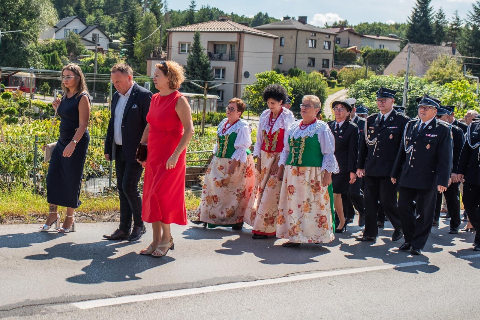 Zdjęcie w galerii na portalu naszwodzislaw.com: Jubileusz 90-lecia OSP Zawada. Strażacka tradycja i wspólne świętowanie [FOTO] wiadomości z regionu