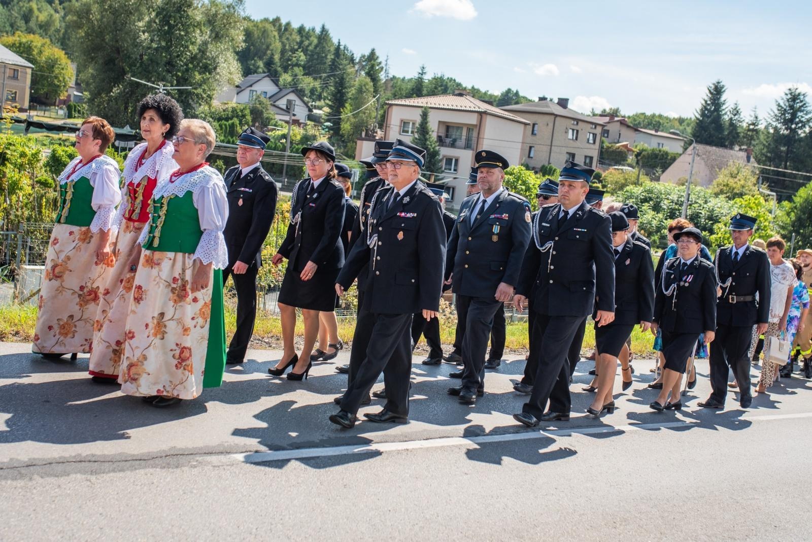 Zdjęcie w galerii na portalu naszwodzislaw.com: Jubileusz 90-lecia OSP Zawada. Strażacka tradycja i wspólne świętowanie [FOTO] wiadomości z regionu