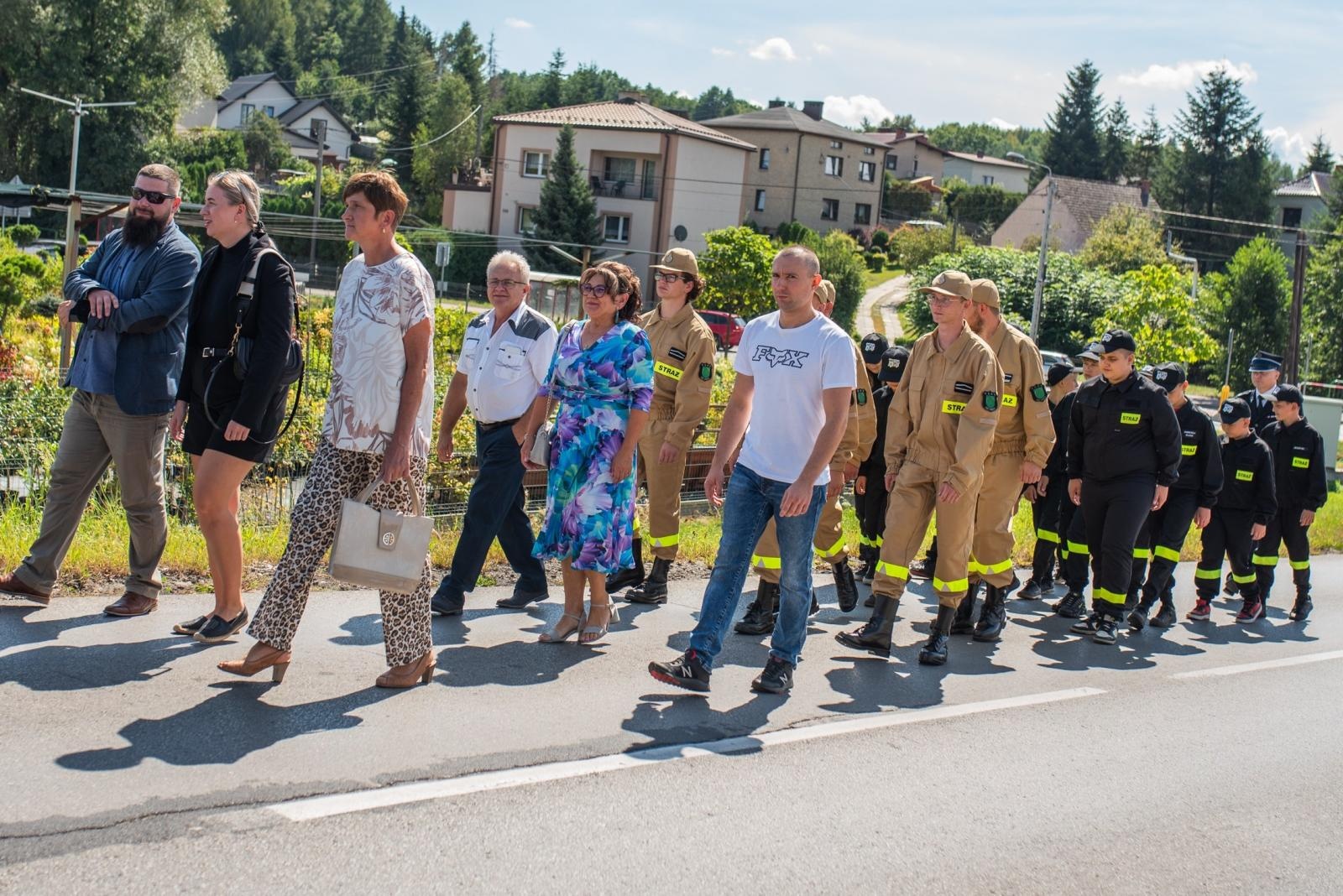 Zdjęcie w galerii na portalu naszwodzislaw.com: Jubileusz 90-lecia OSP Zawada. Strażacka tradycja i wspólne świętowanie [FOTO] wiadomości z regionu