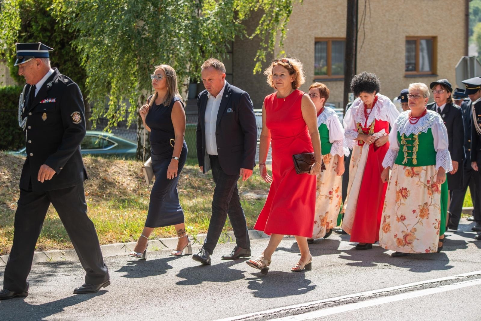 Zdjęcie w galerii na portalu naszwodzislaw.com: Jubileusz 90-lecia OSP Zawada. Strażacka tradycja i wspólne świętowanie [FOTO] wiadomości z regionu